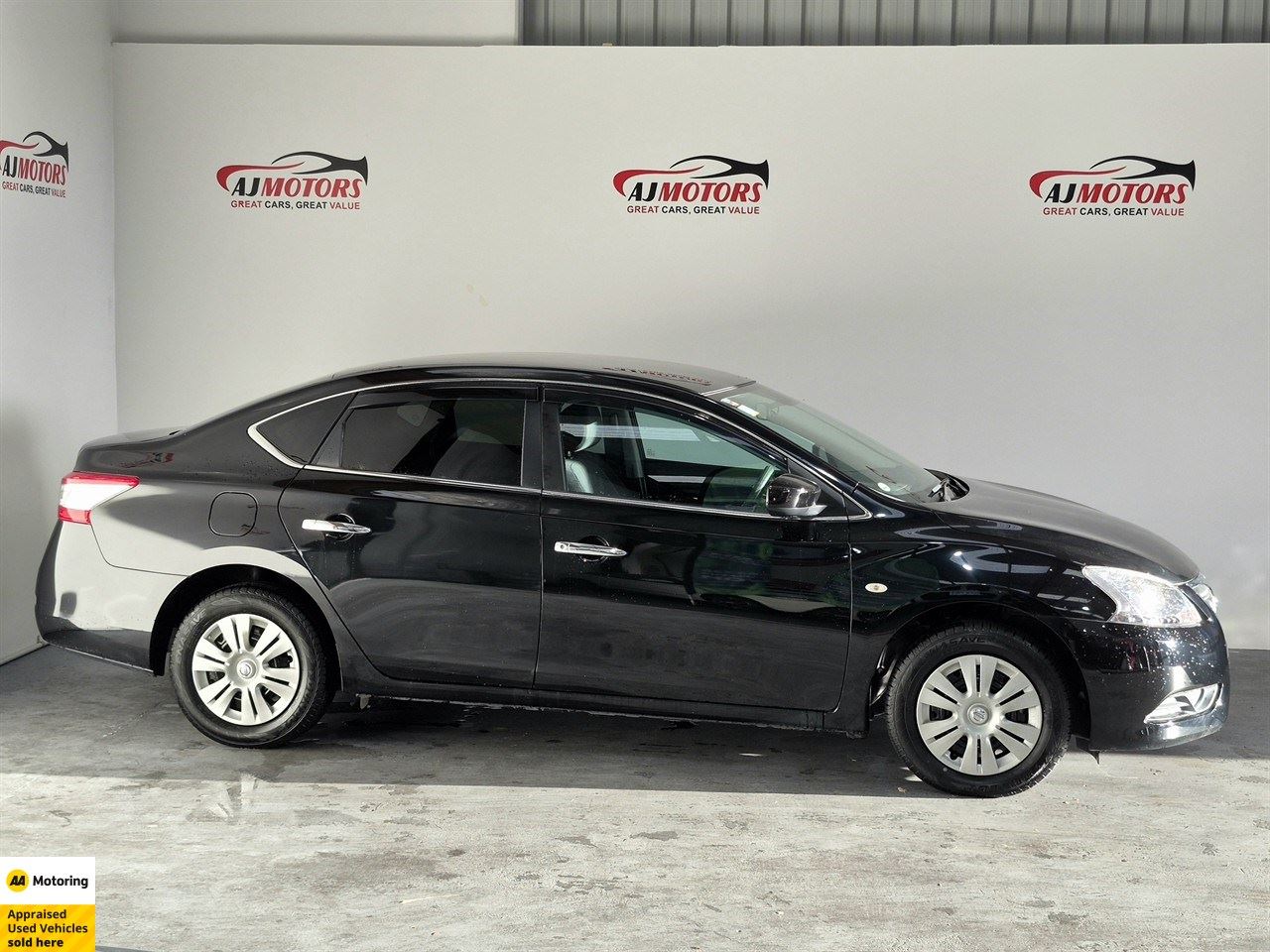 Vehicle image 3