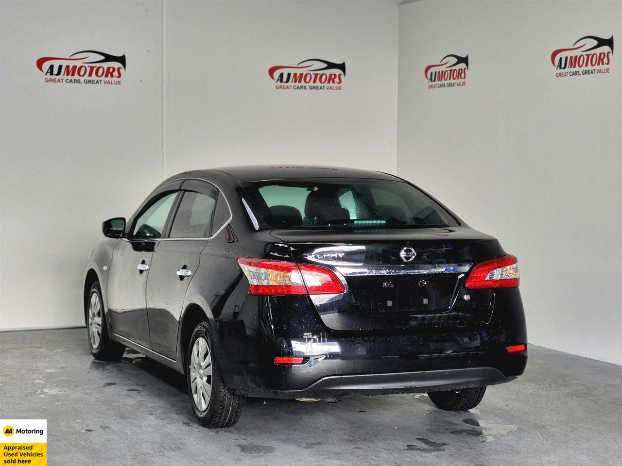 Vehicle image 5