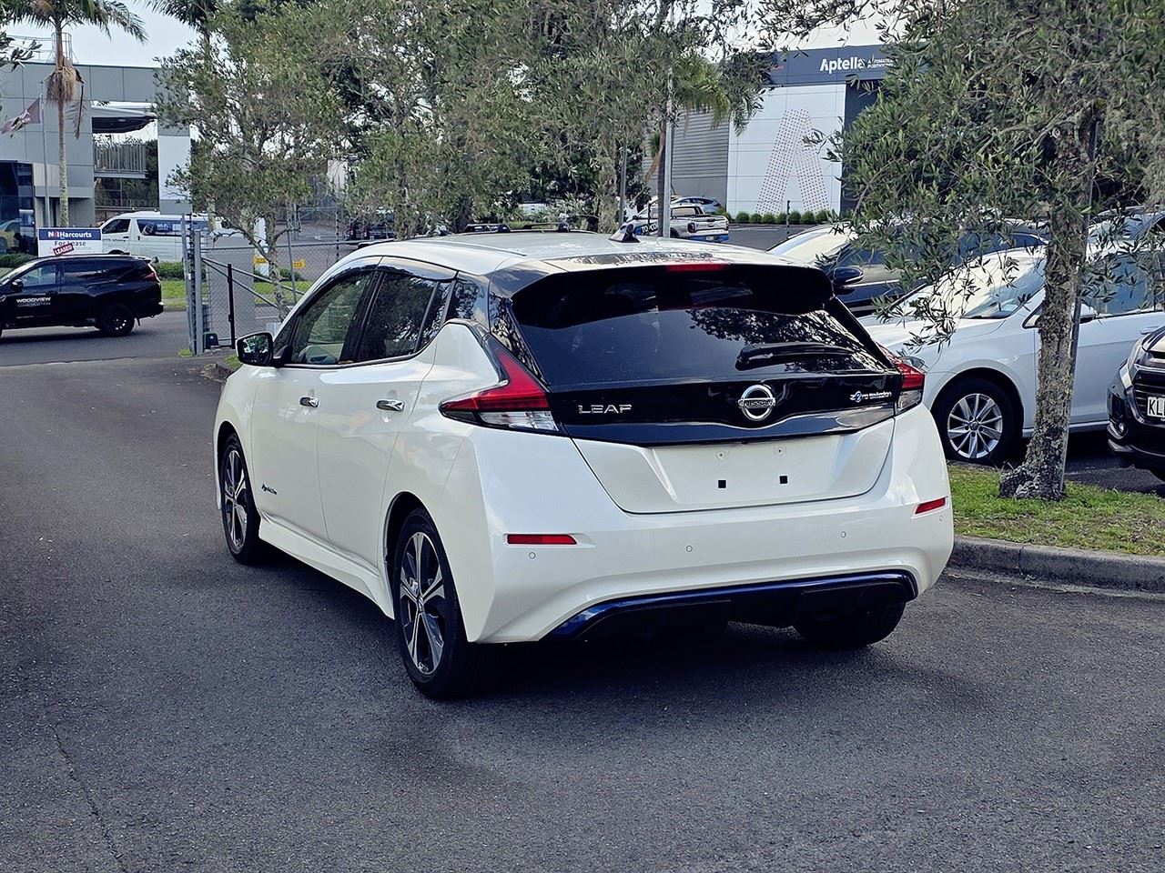 Vehicle image 4