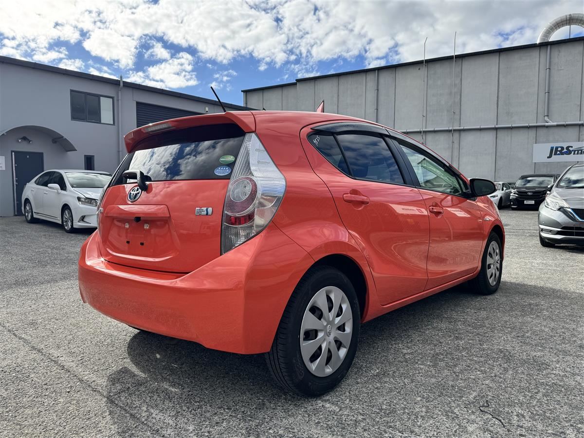 Vehicle image 5