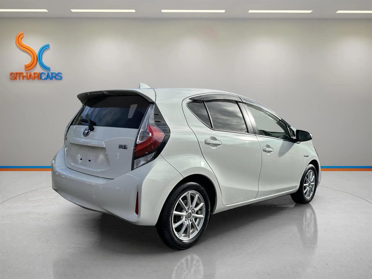 Vehicle image 4