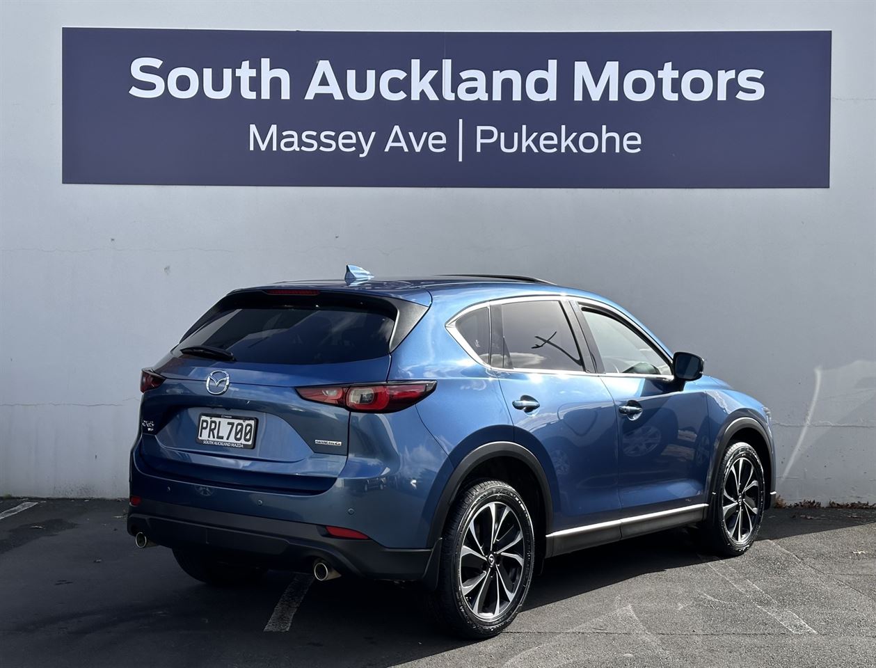 Vehicle image 5