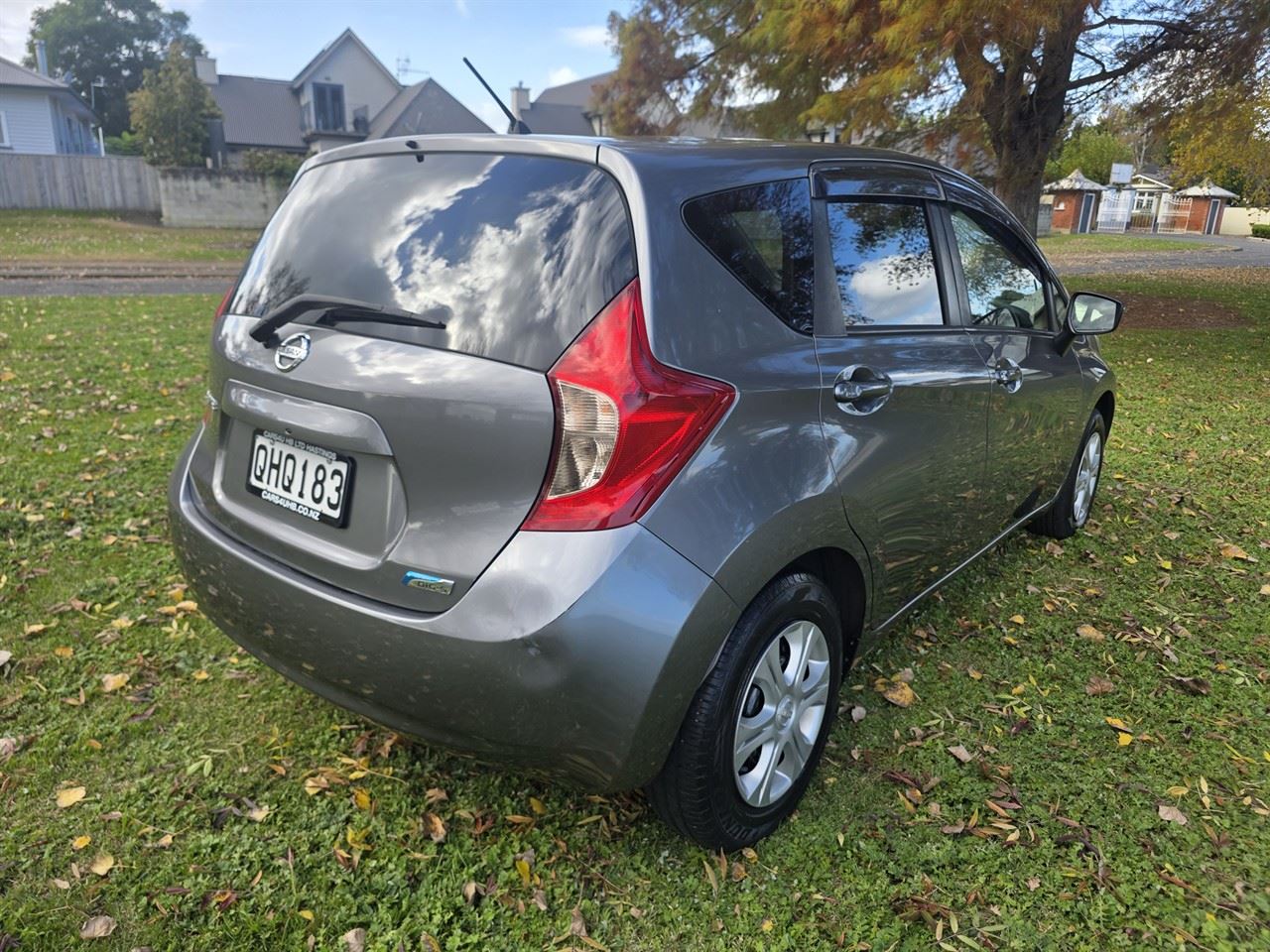 Vehicle image 4
