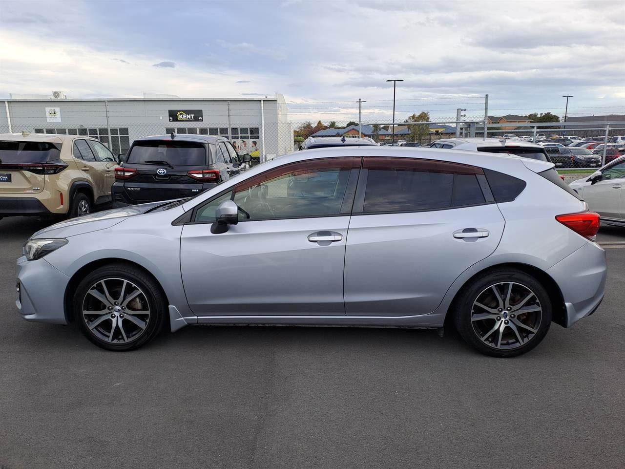 Vehicle image 4