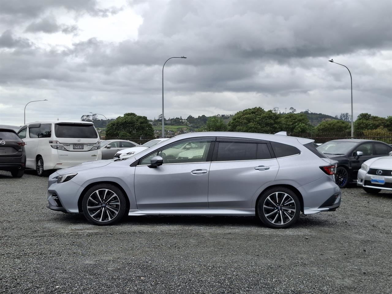 Vehicle image 4