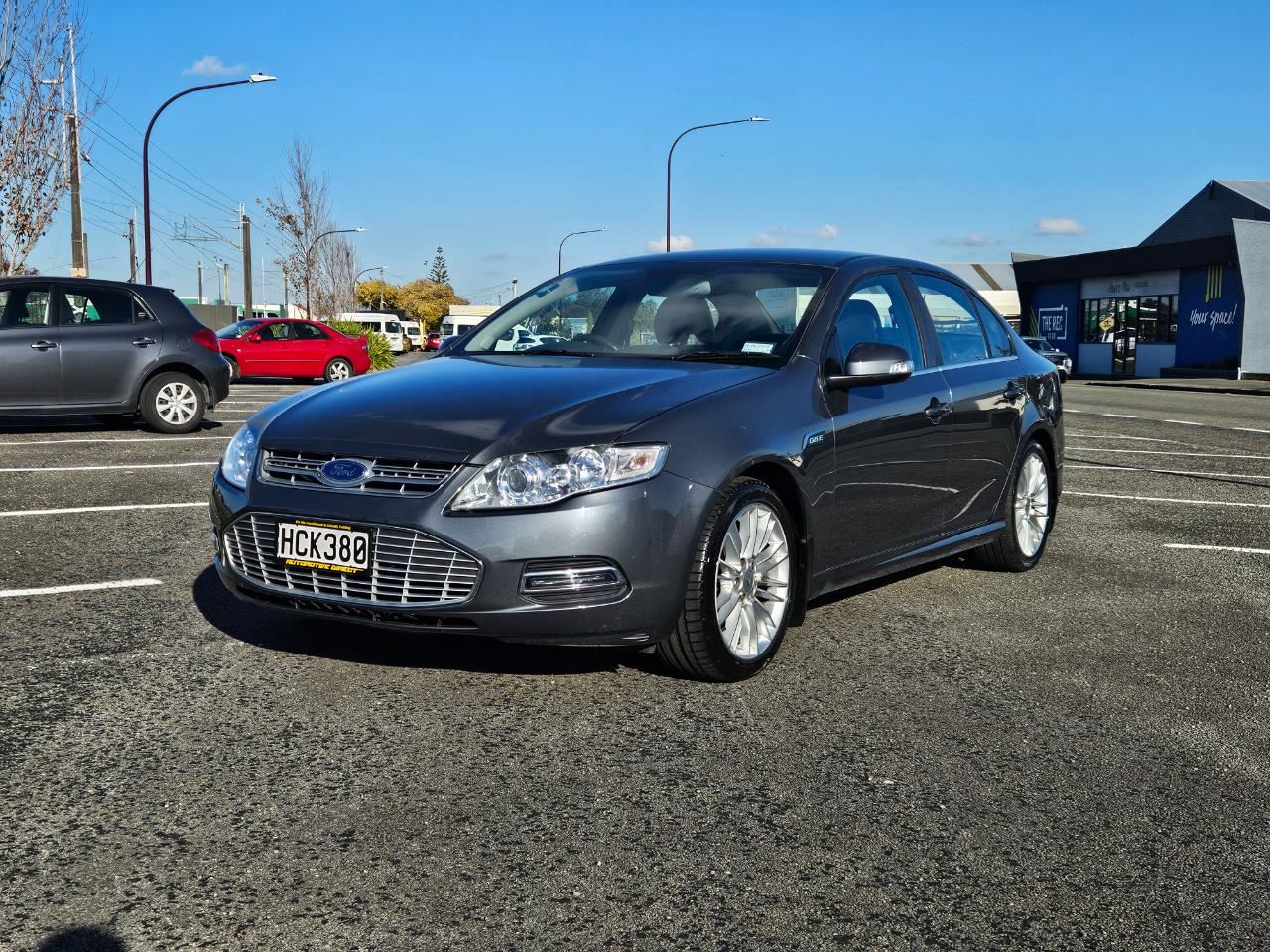 Vehicle image 3