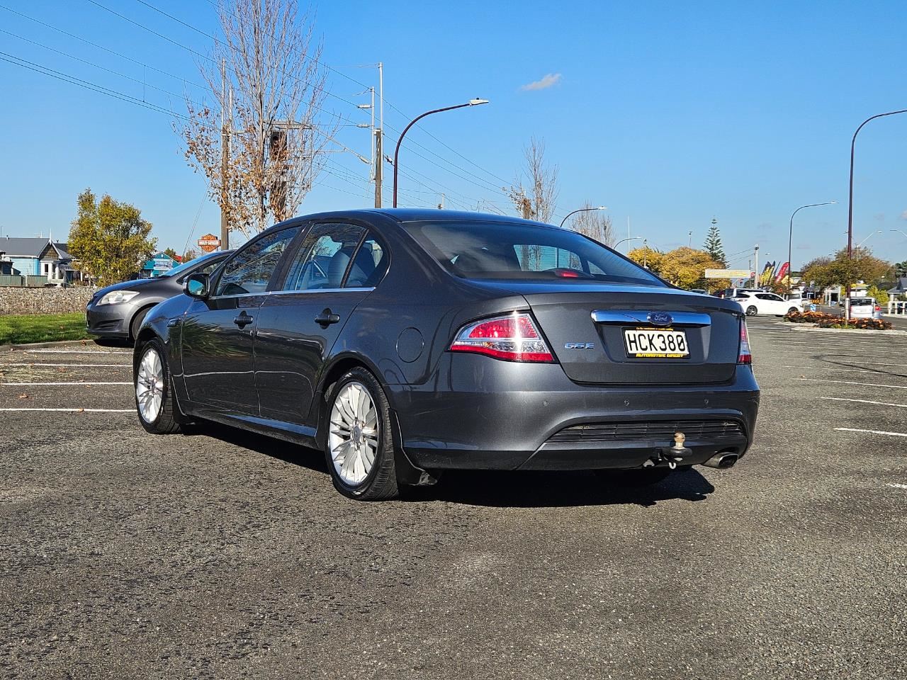 Vehicle image 5