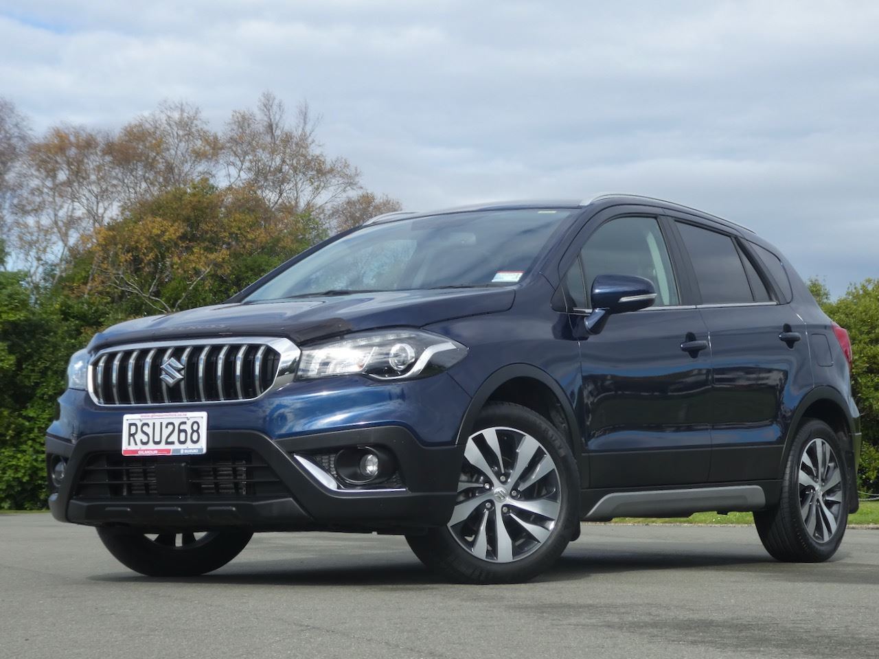 Vehicle image 4
