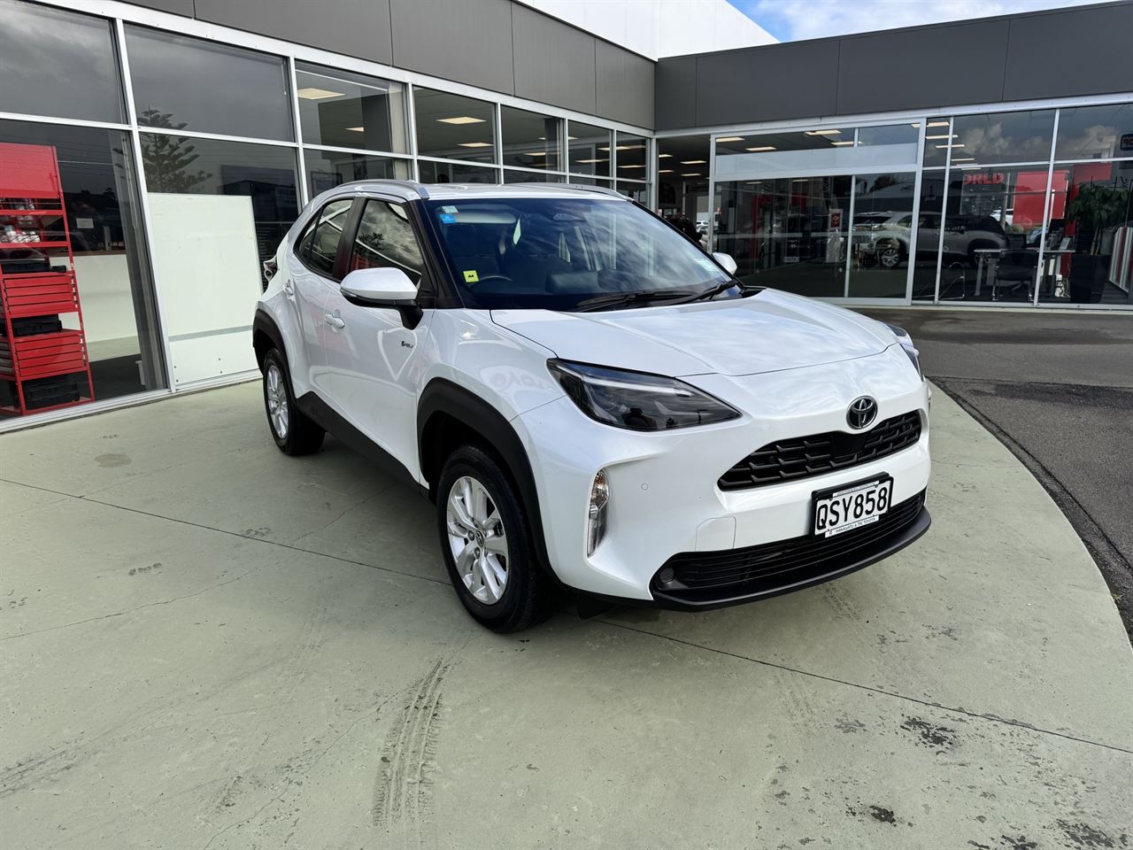 Vehicle image 3