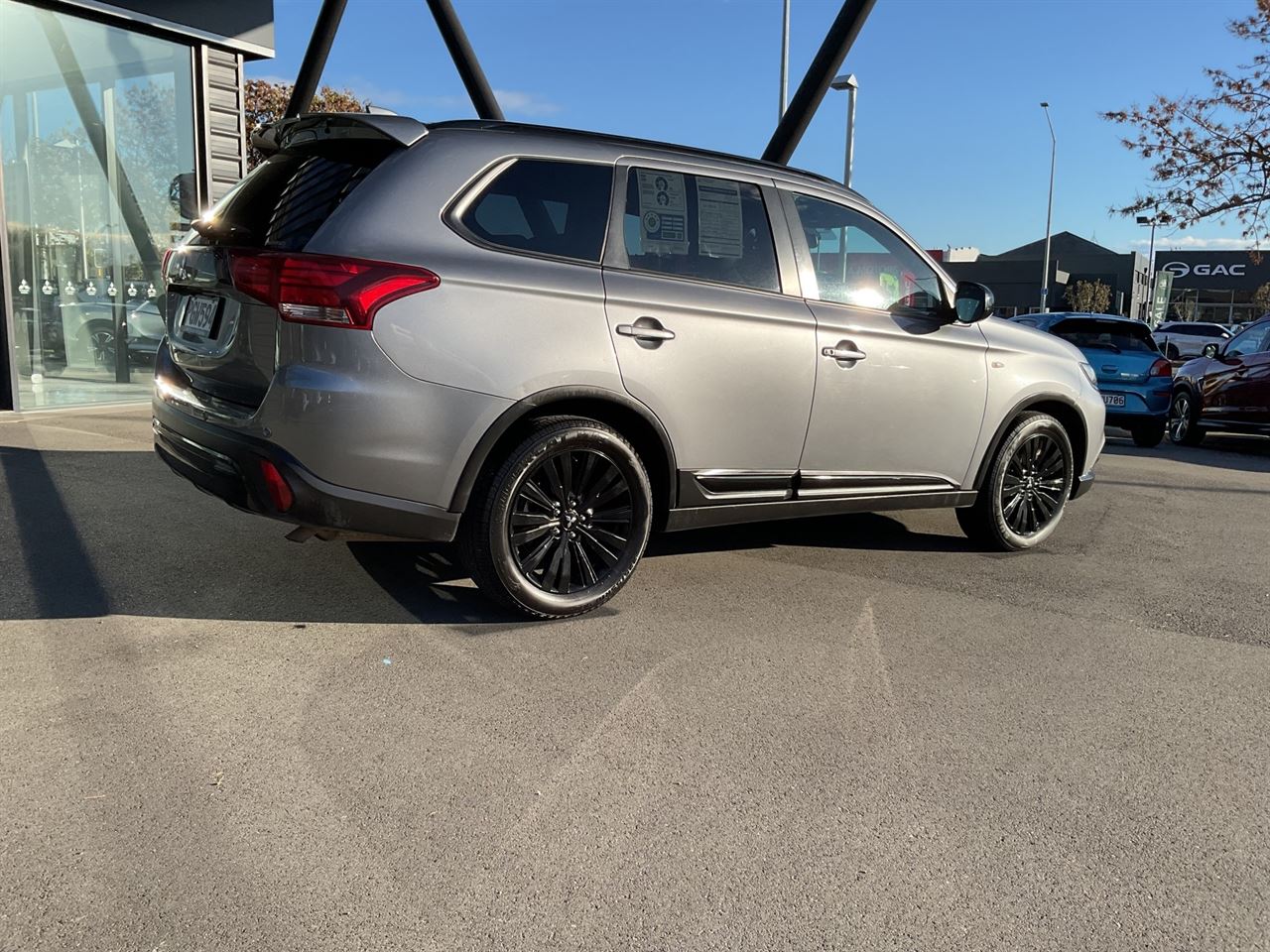Vehicle image 4