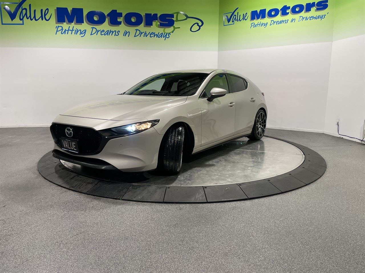 Vehicle image 3