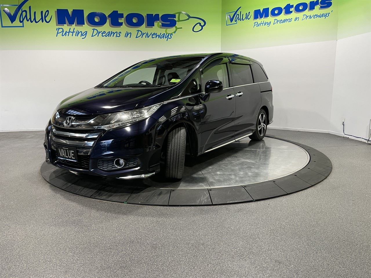 Vehicle image 3