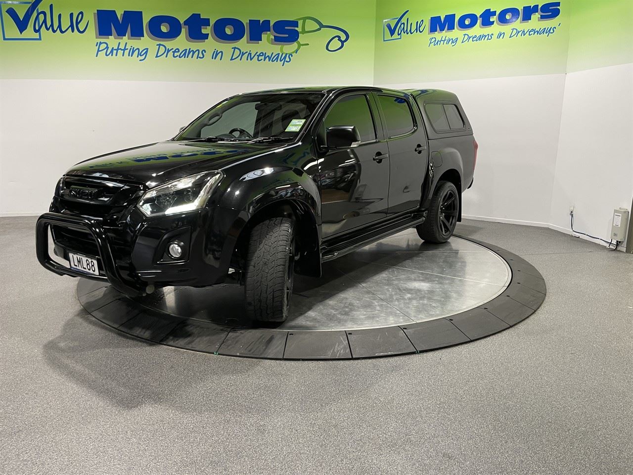 Vehicle image 3
