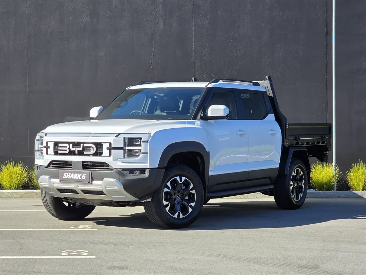 Vehicle image 3