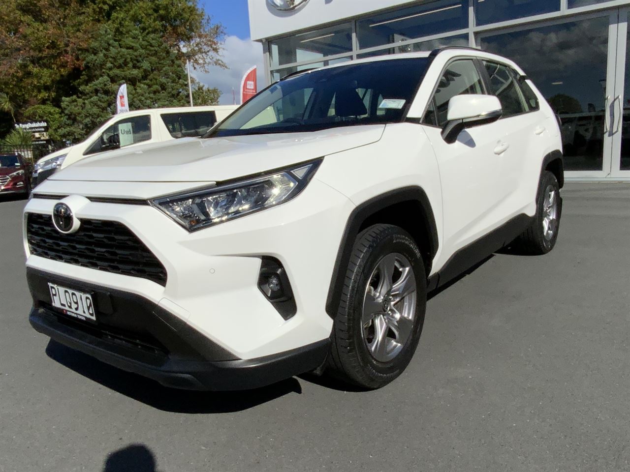 Vehicle image 4