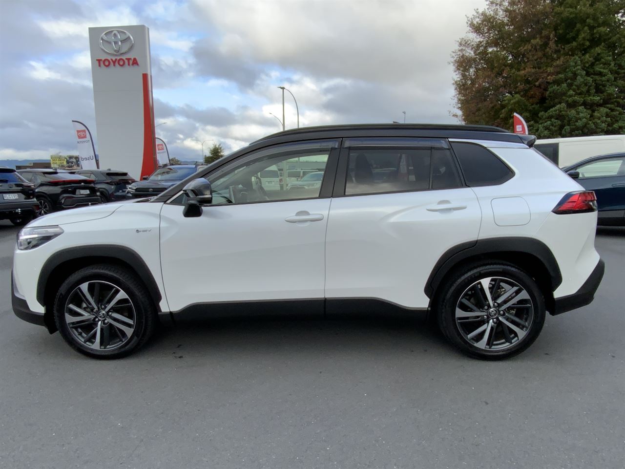 Vehicle image 5