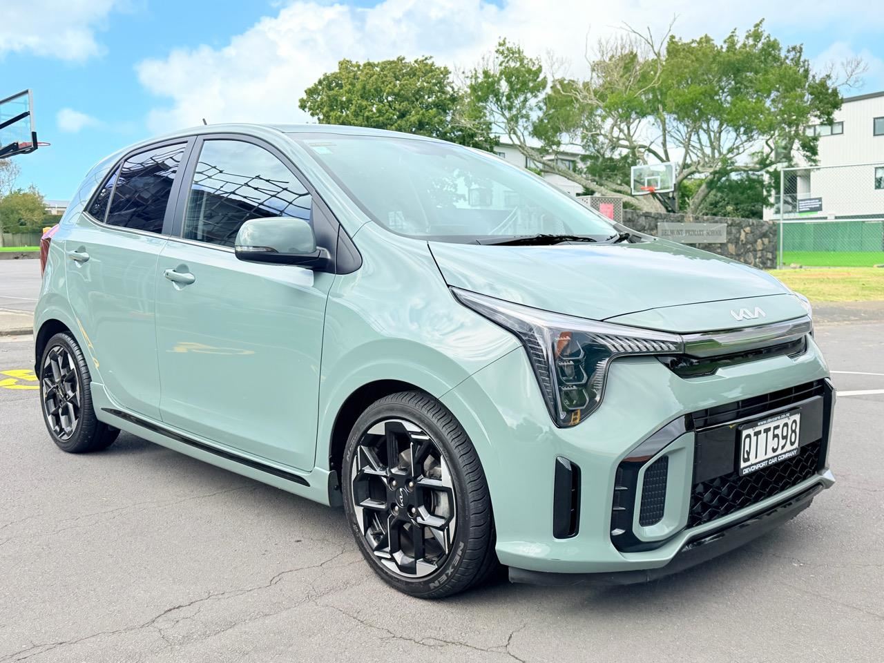 Vehicle image 3