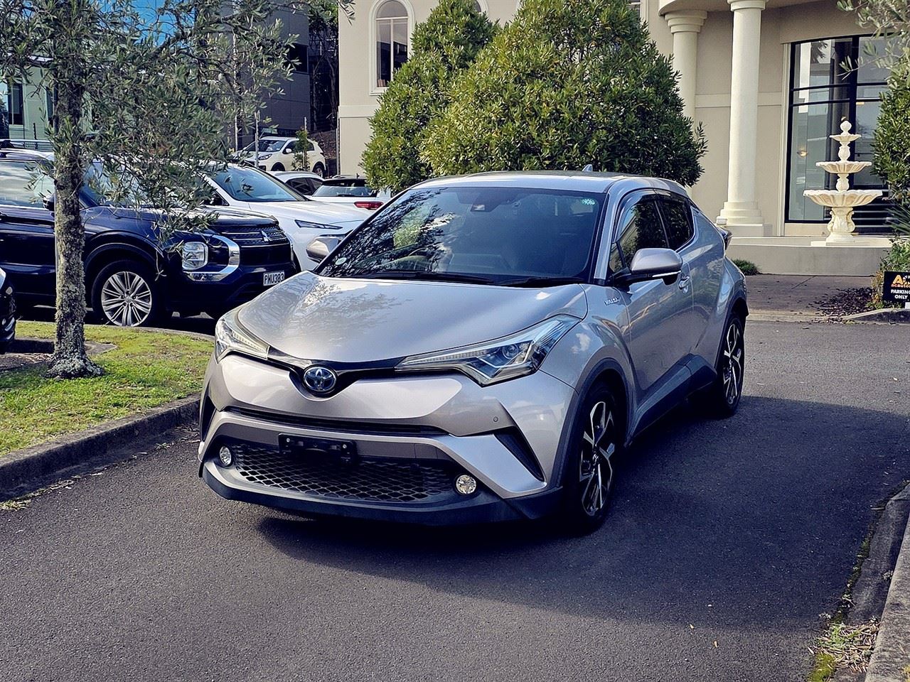 Vehicle image 3
