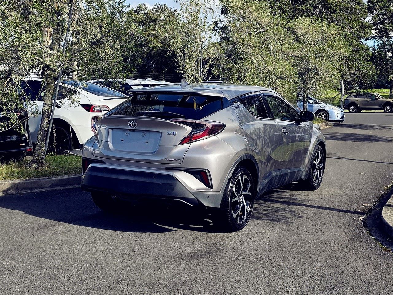 Vehicle image 4