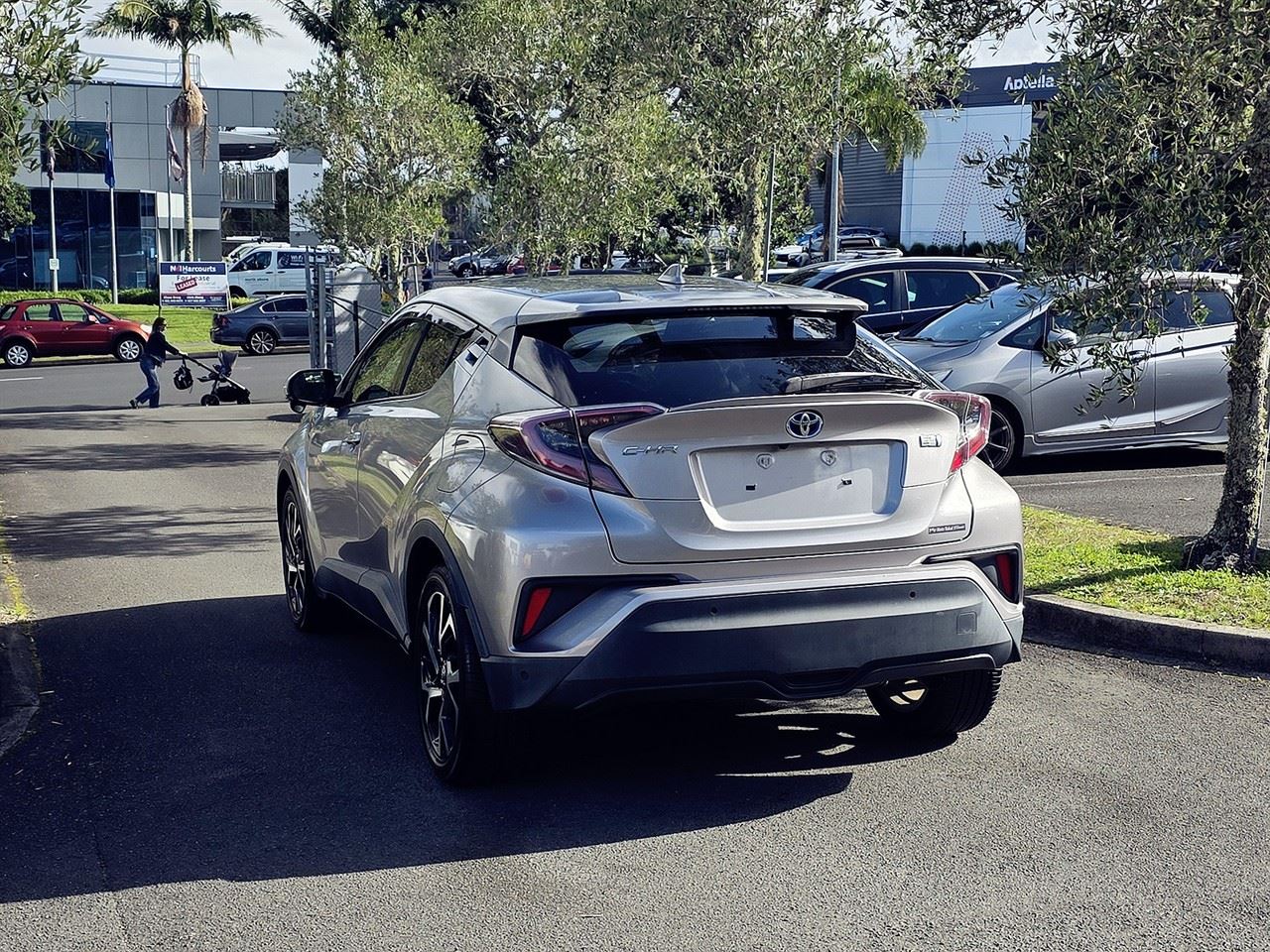 Vehicle image 5