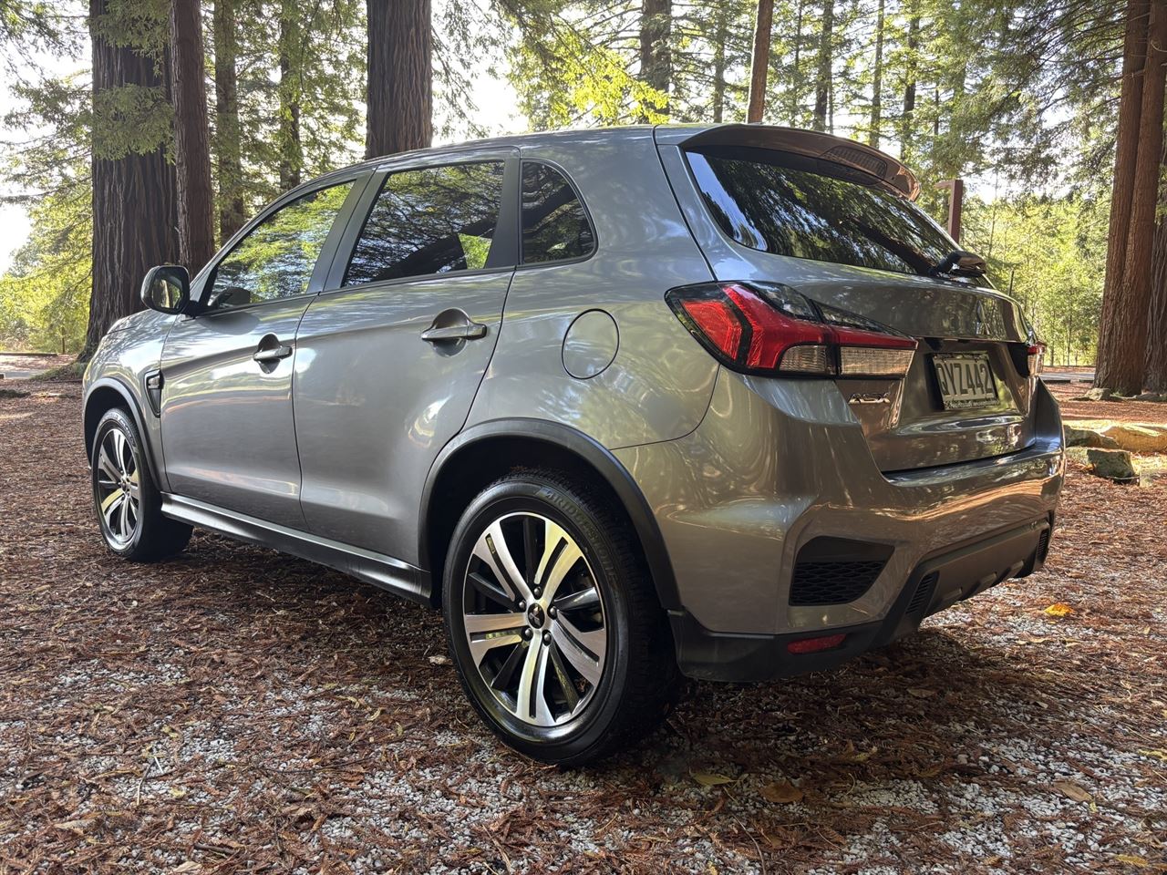 Vehicle image 5