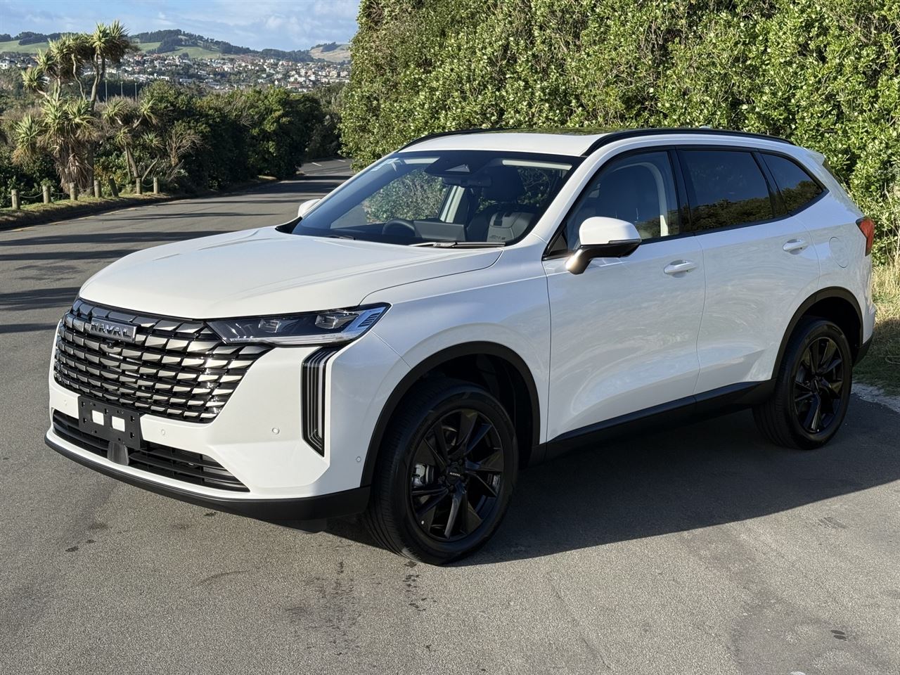 Vehicle image 3