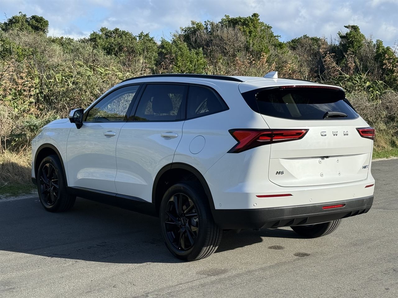 Vehicle image 5