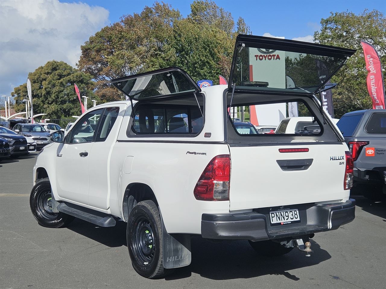 Vehicle image 3