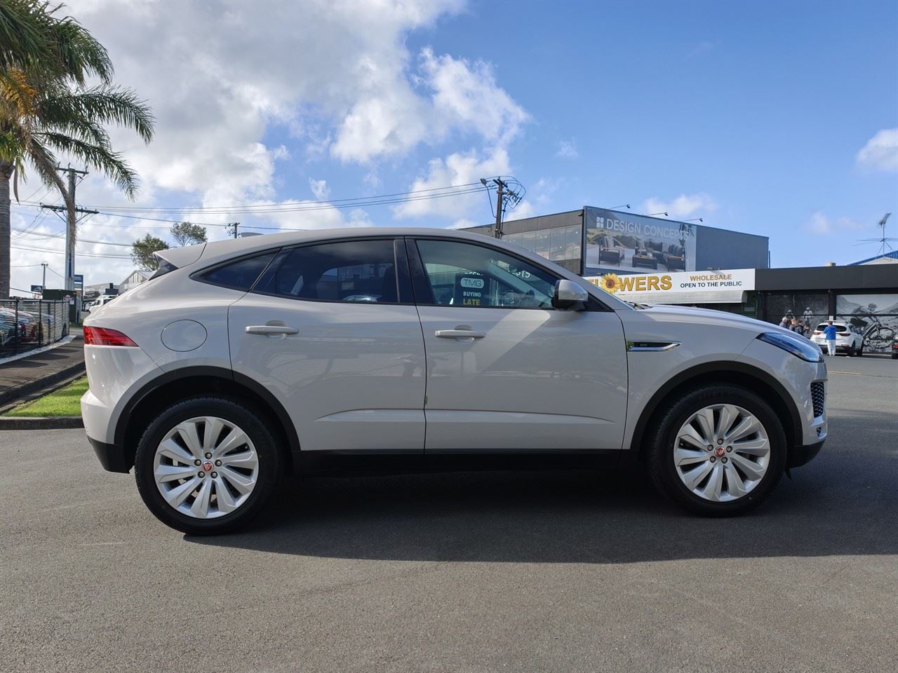 Vehicle image 5