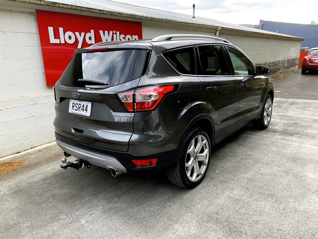 Vehicle image 4