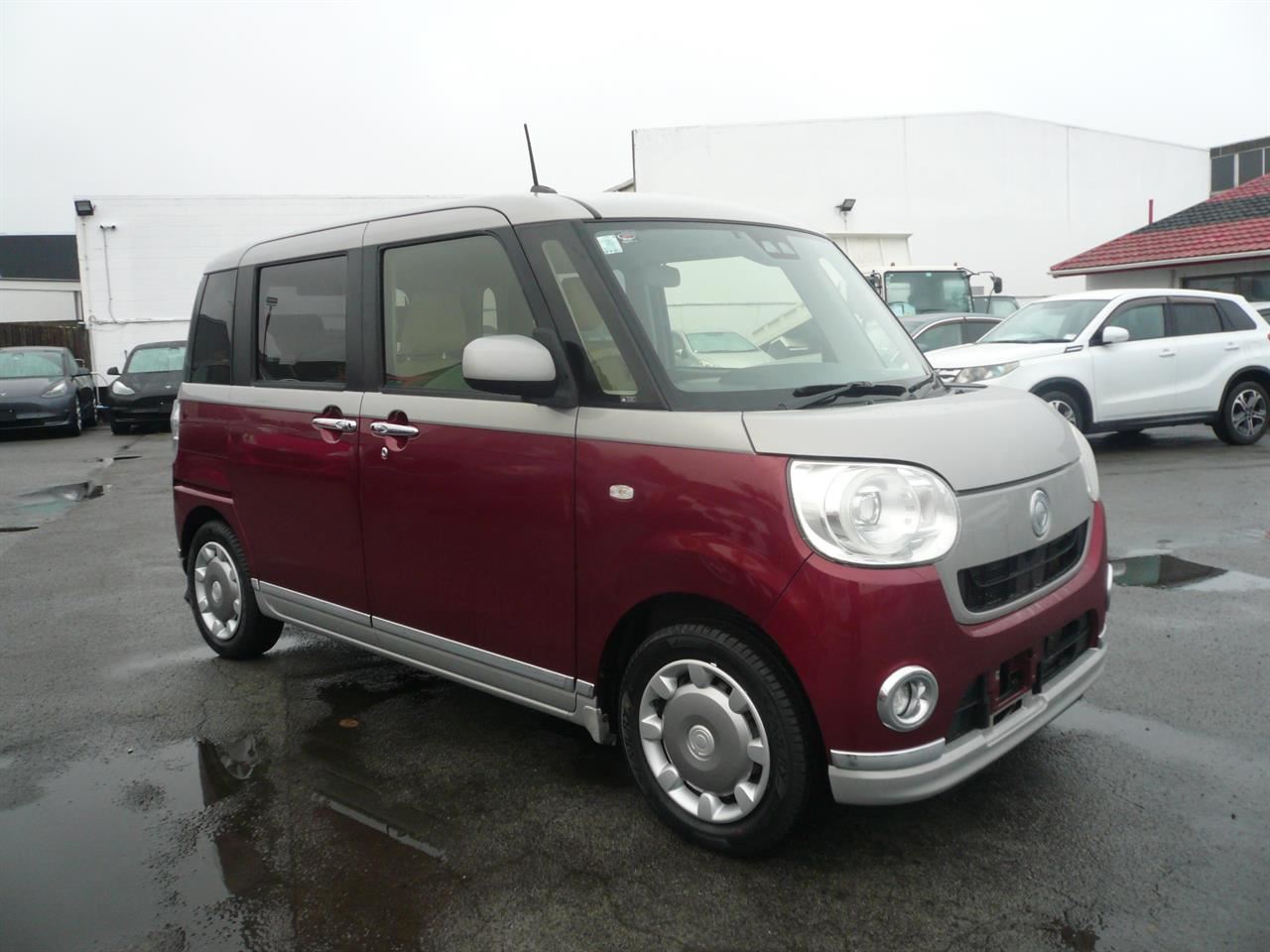 Vehicle image 3