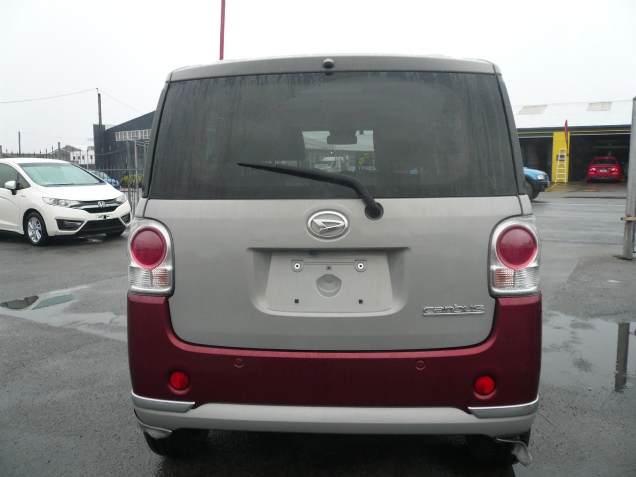 Vehicle image 5