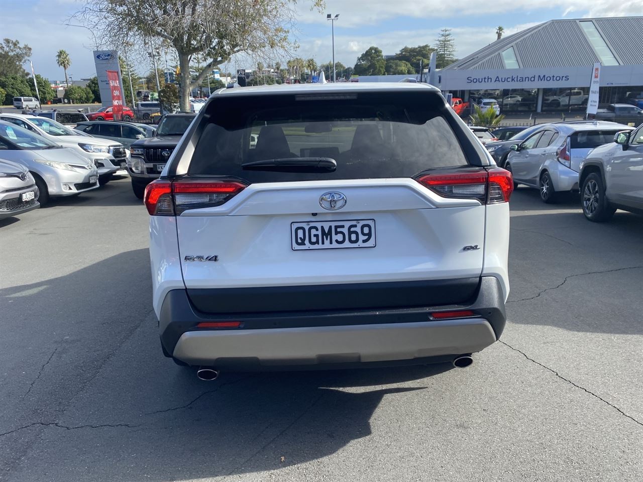 Vehicle image 3