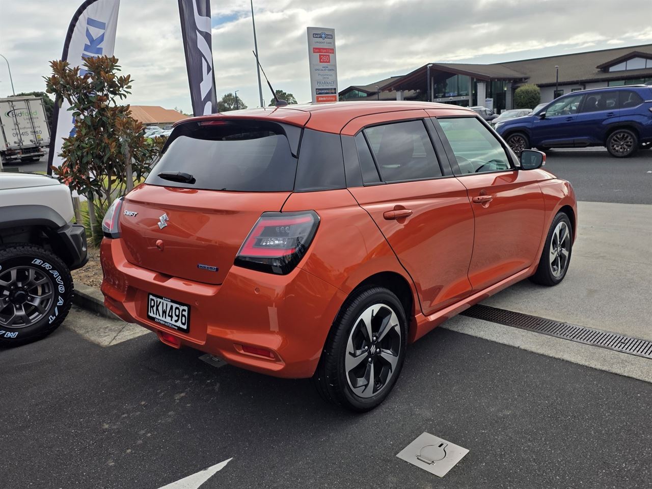 Vehicle image 5
