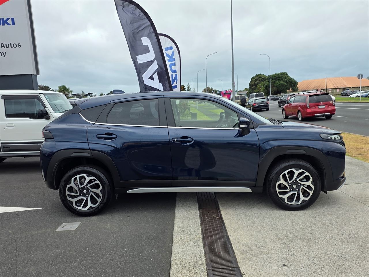 Vehicle image 4