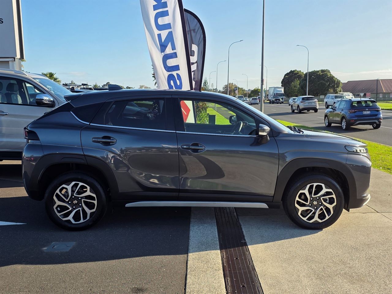 Vehicle image 4