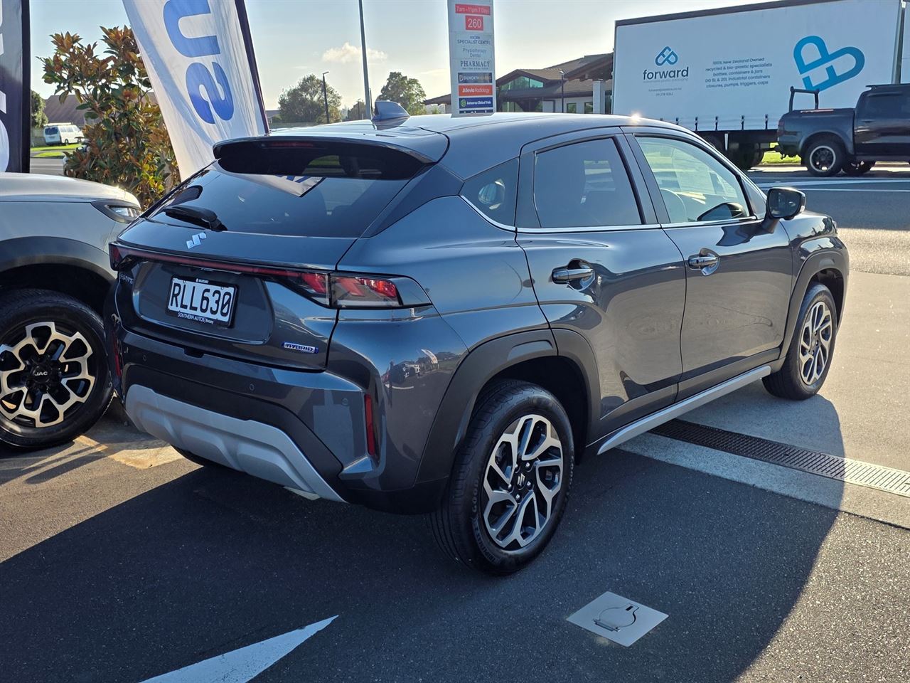 Vehicle image 5