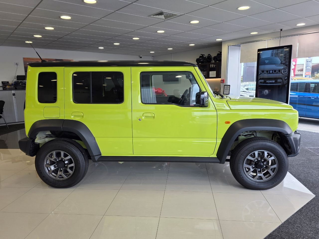 Vehicle image 3