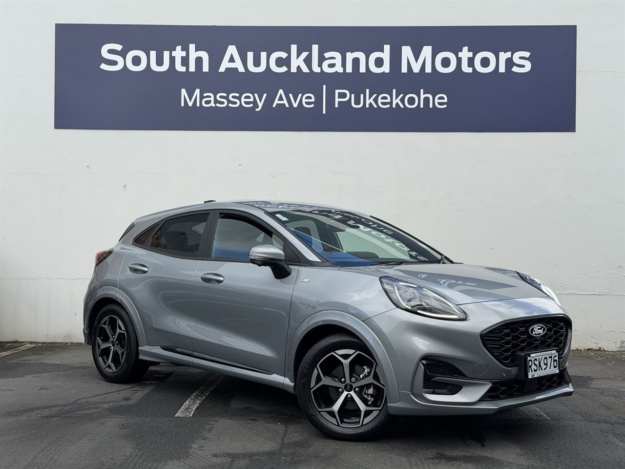 Vehicle image 3