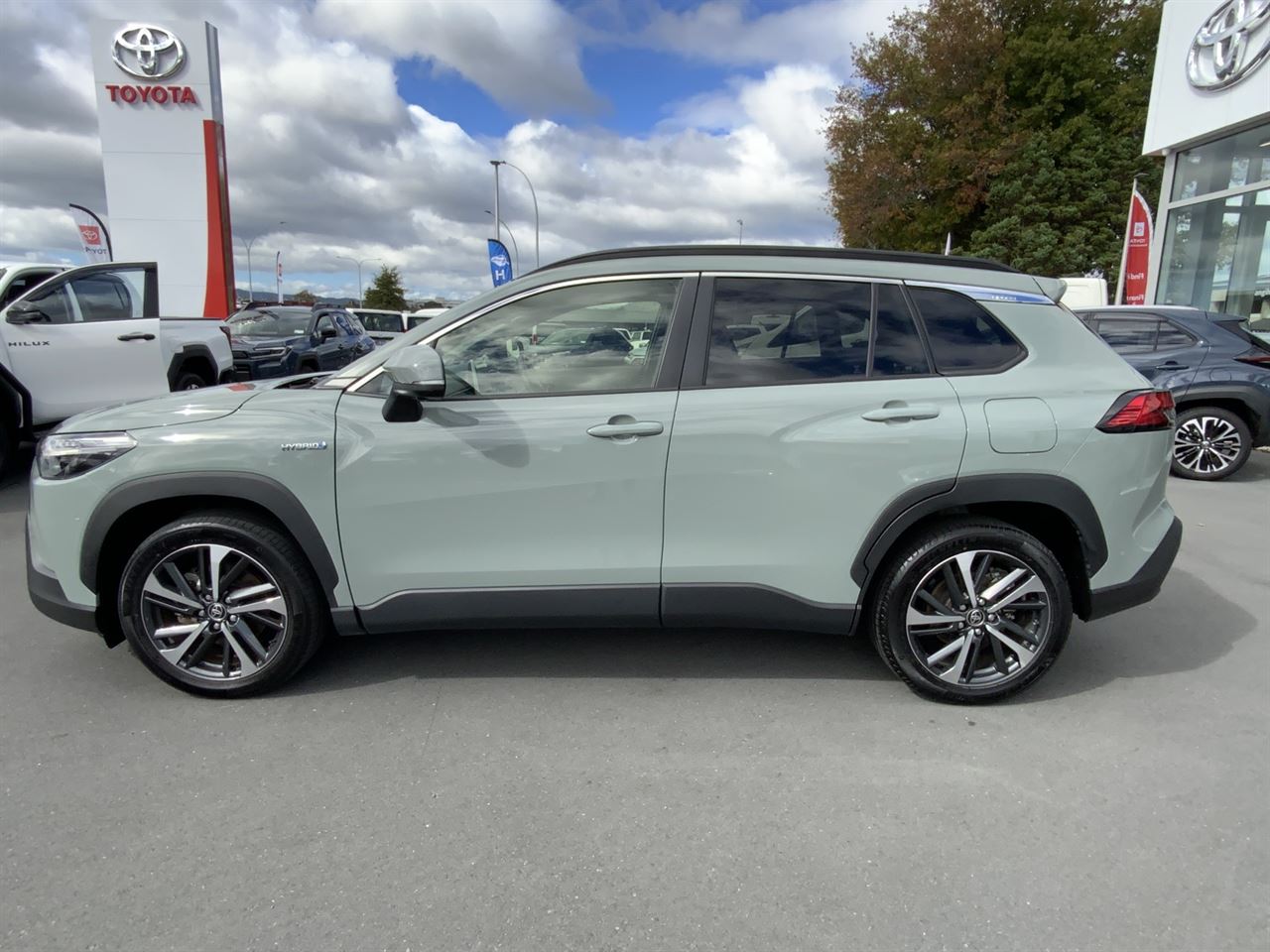 Vehicle image 4