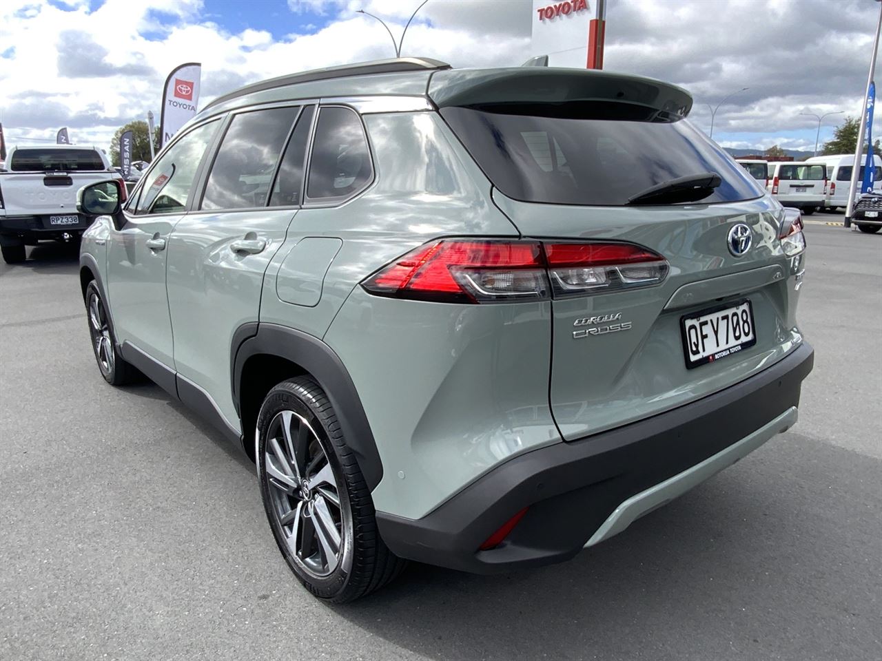 Vehicle image 5