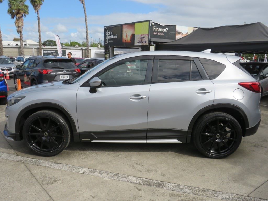 Vehicle image 5