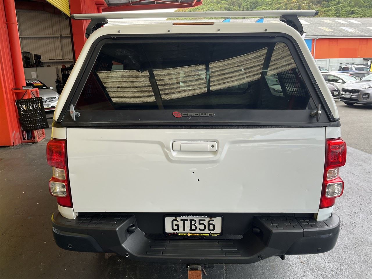Vehicle image 5