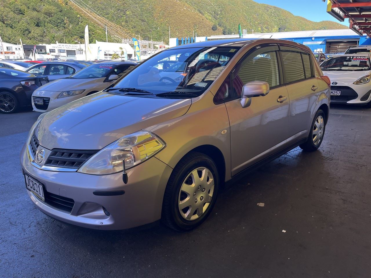 Vehicle image 3