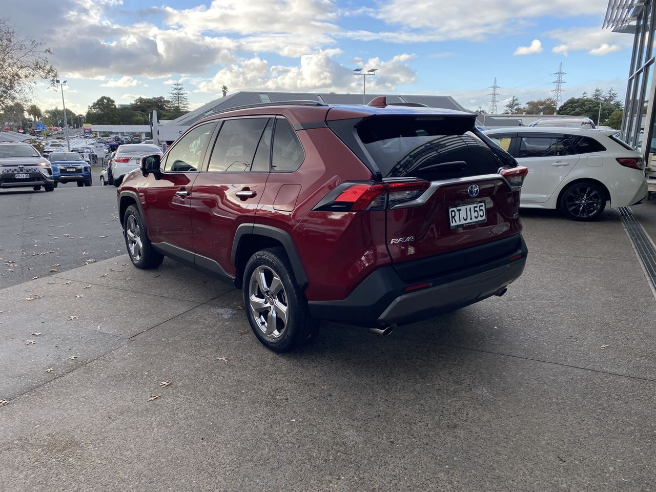 Vehicle image 5