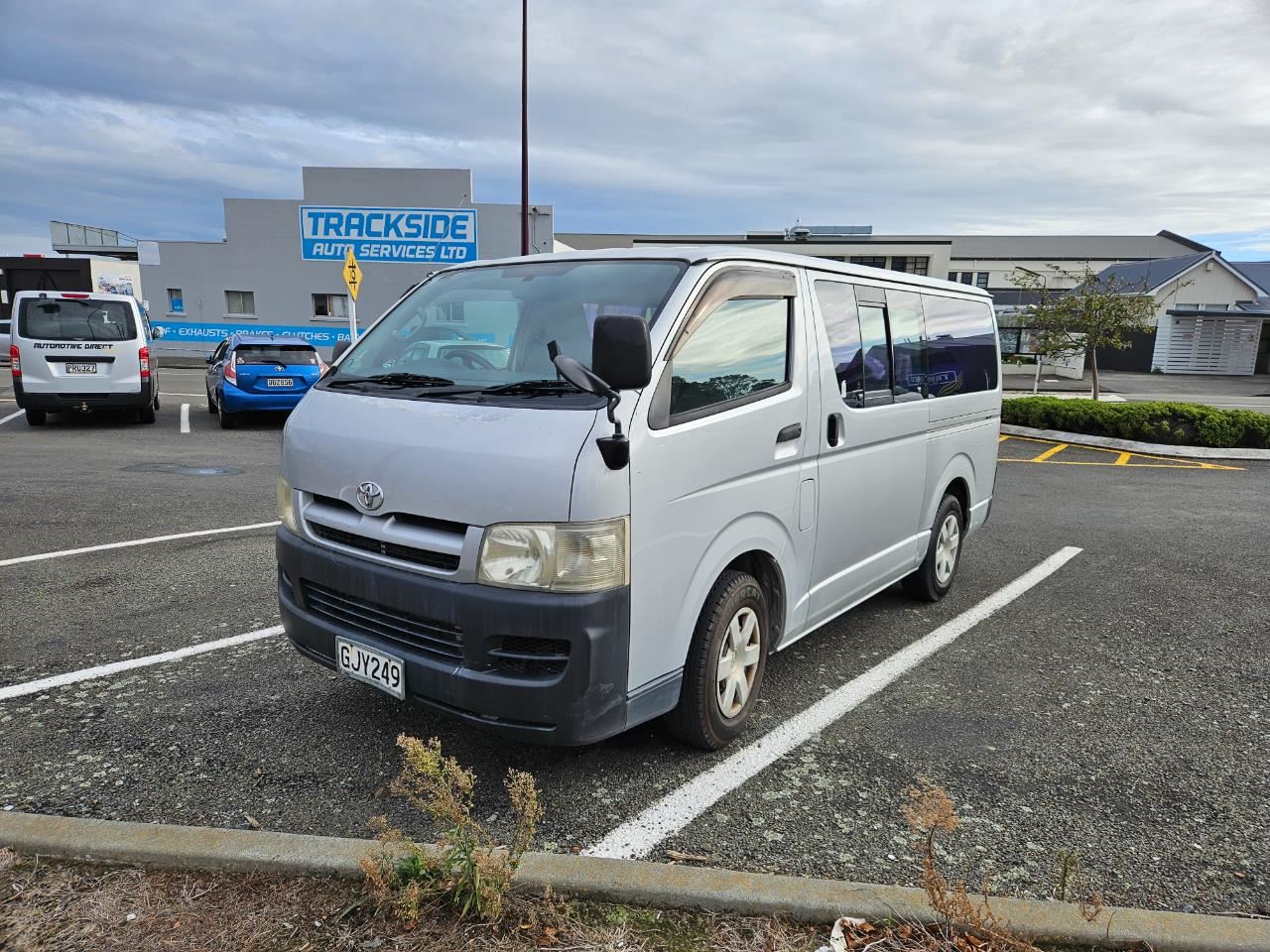 Vehicle image 3