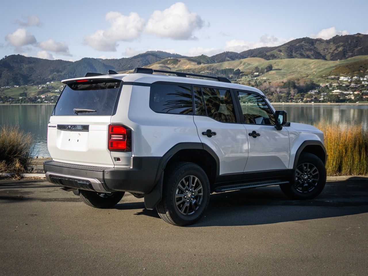 Vehicle image 4