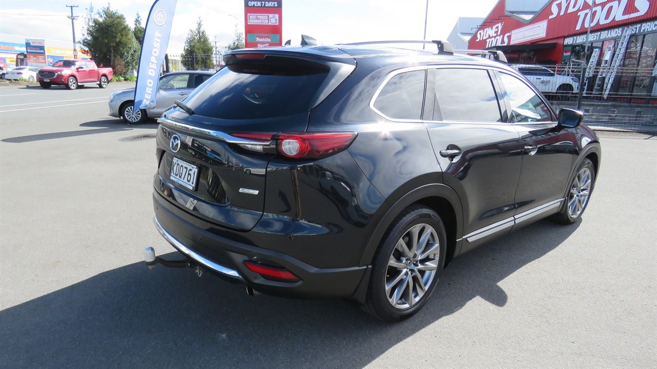 Vehicle image 5