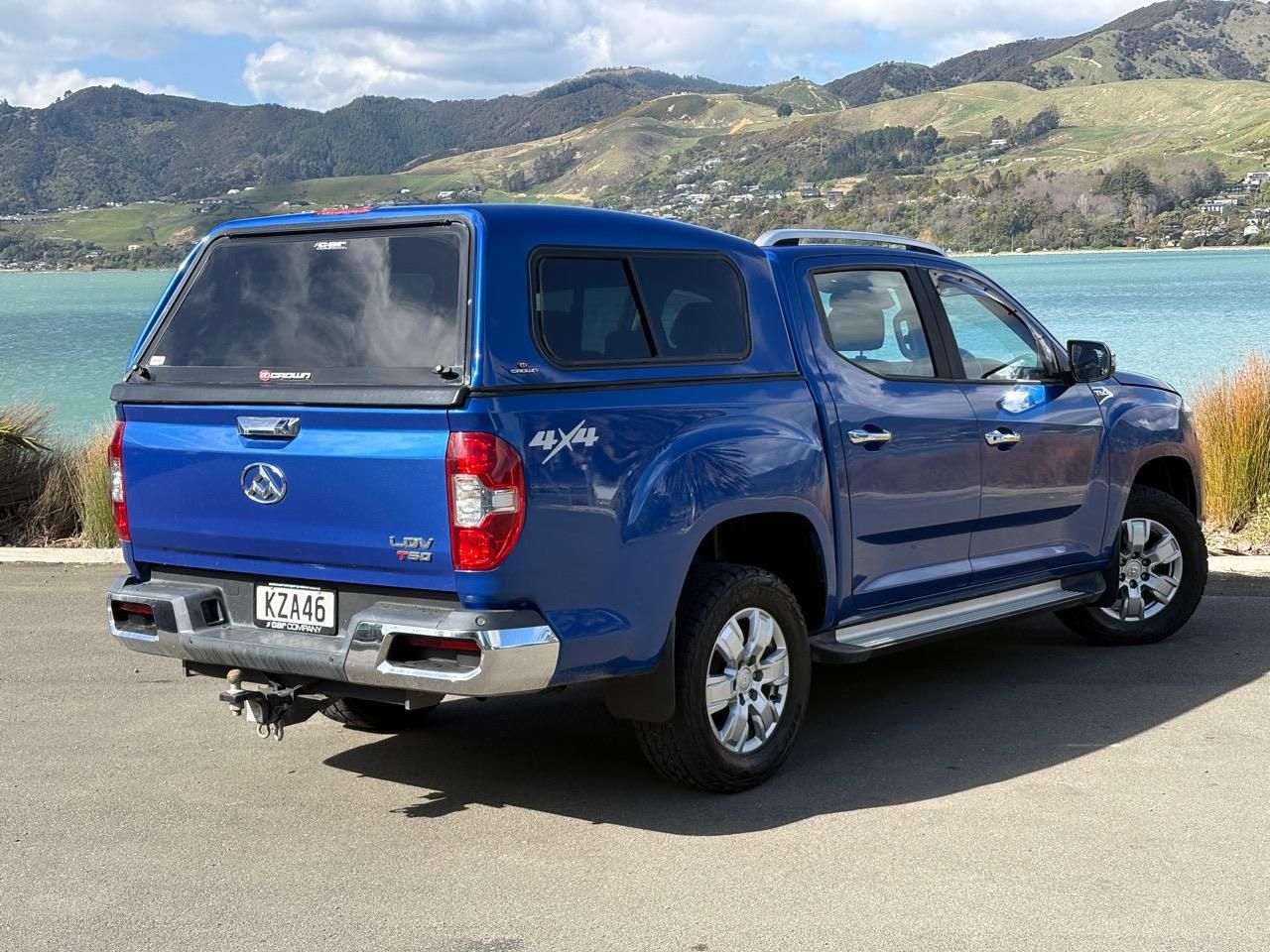 Vehicle image 4