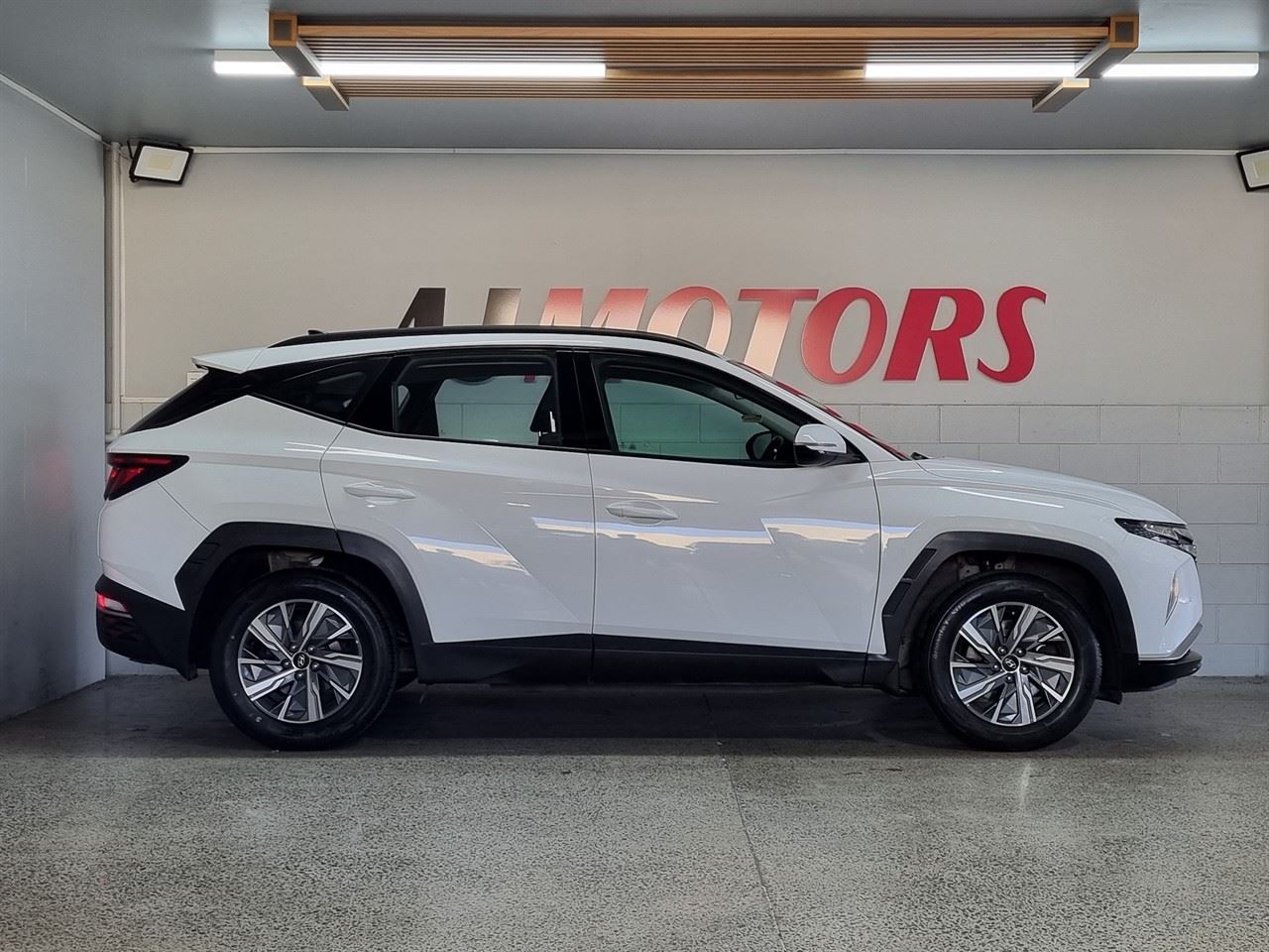 Vehicle image 5